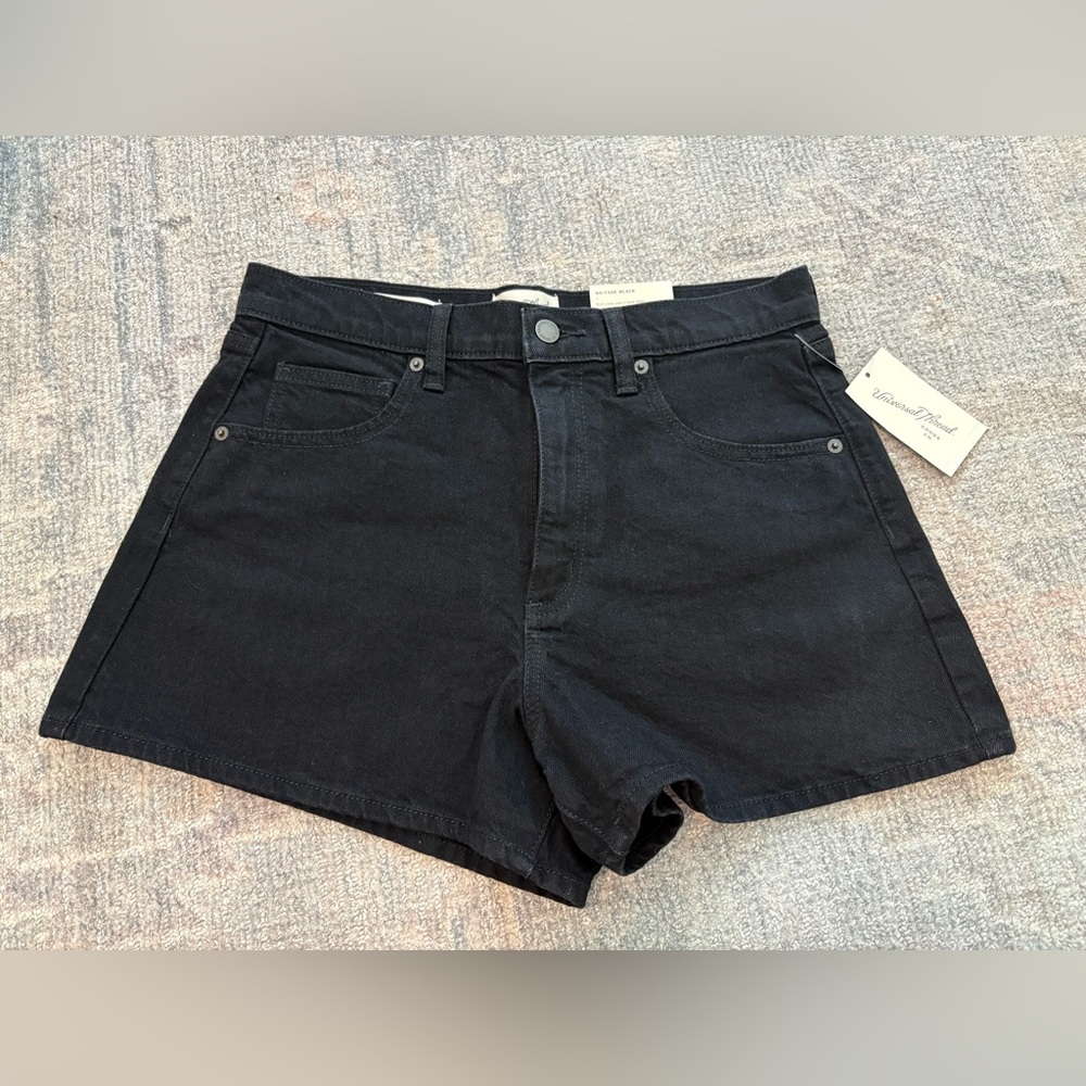 NWT Universal Threads High Rise 90s Cutoff Shorts